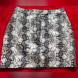 Blashe Black & White Faux Snakeskin Print Mini Skirt - Size L